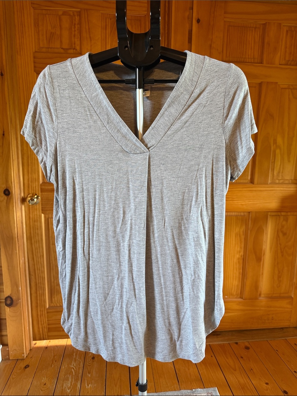 Old Navy Heather Gray V-Neck Short Sleeve Top